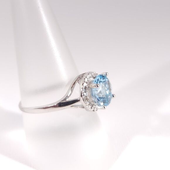 Sky Blue Topaz 2 Carats Ring Size 8 - Picture 8 of 11